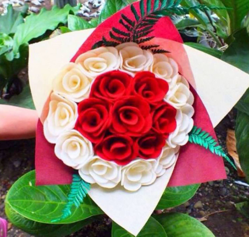 Buket Bunga Berbahan Kain ini Lagi Tren F L A N U E