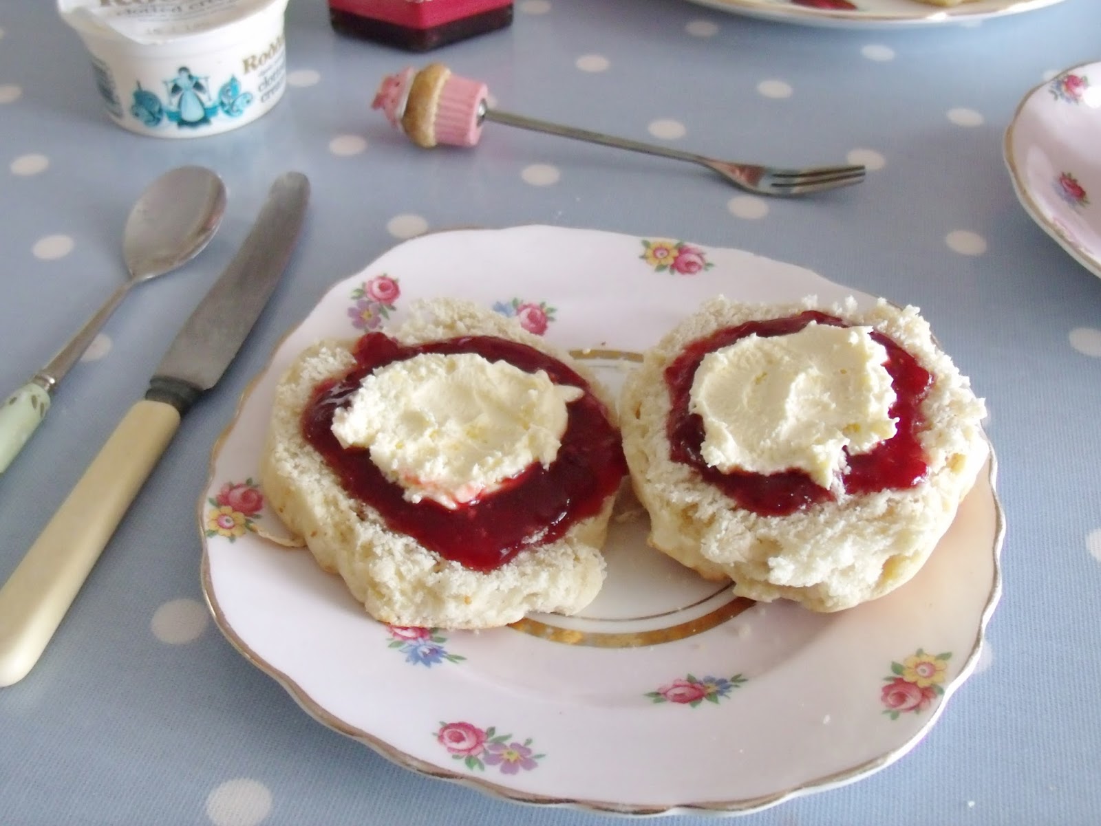 A Traditional Cornish Cream Tea ♥ Victoria's Vintage Blog