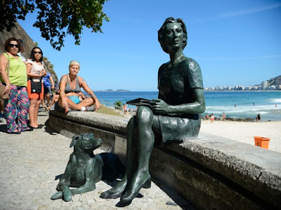 Estátua de Clarice Lispector é inaugurada no Rio de Janeiro 6