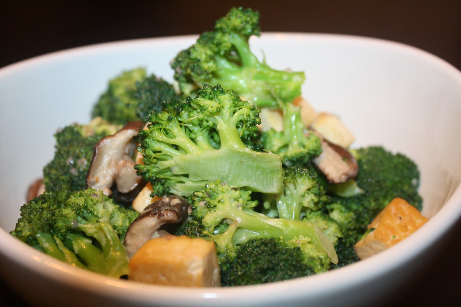 K's Veg Recipes: Broccoli, Mushroom, and Tofu Salad