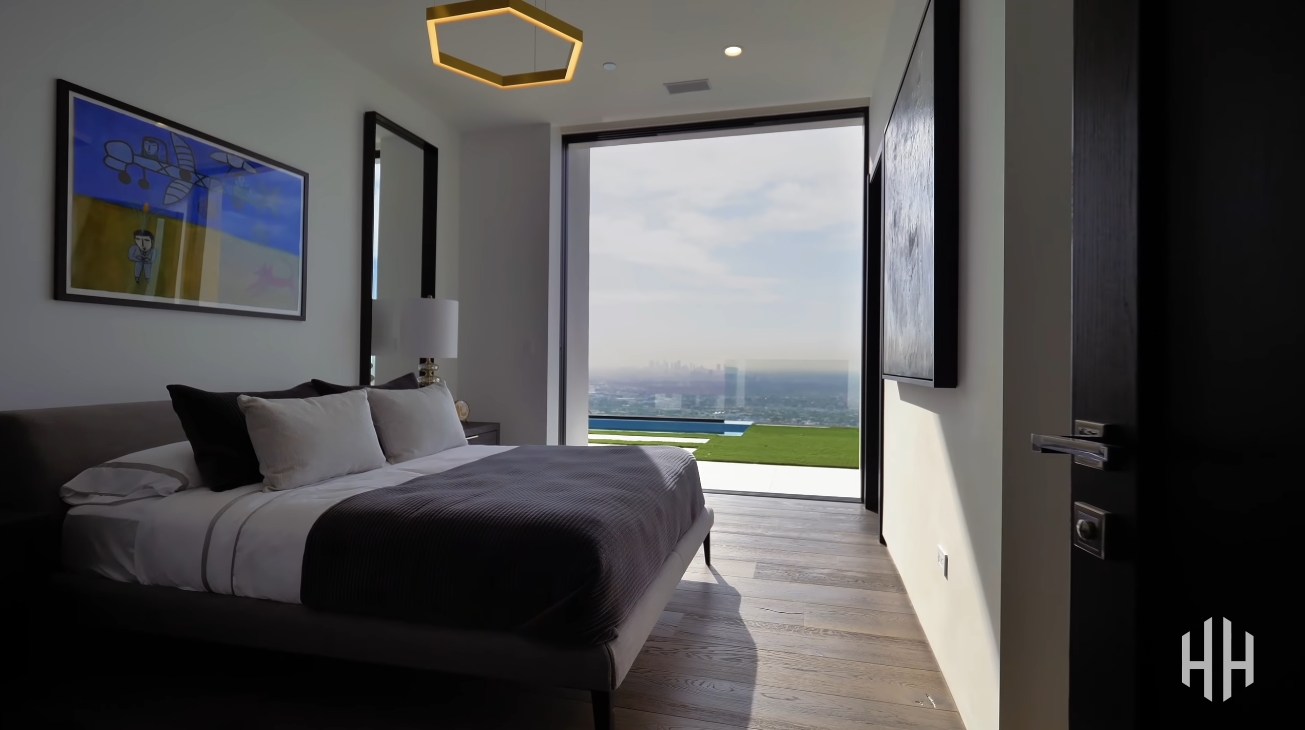 59 Photos vs. 1622 Viewmont Dr, Los Angeles vs. Luxury Mansion Interior Design Tour
