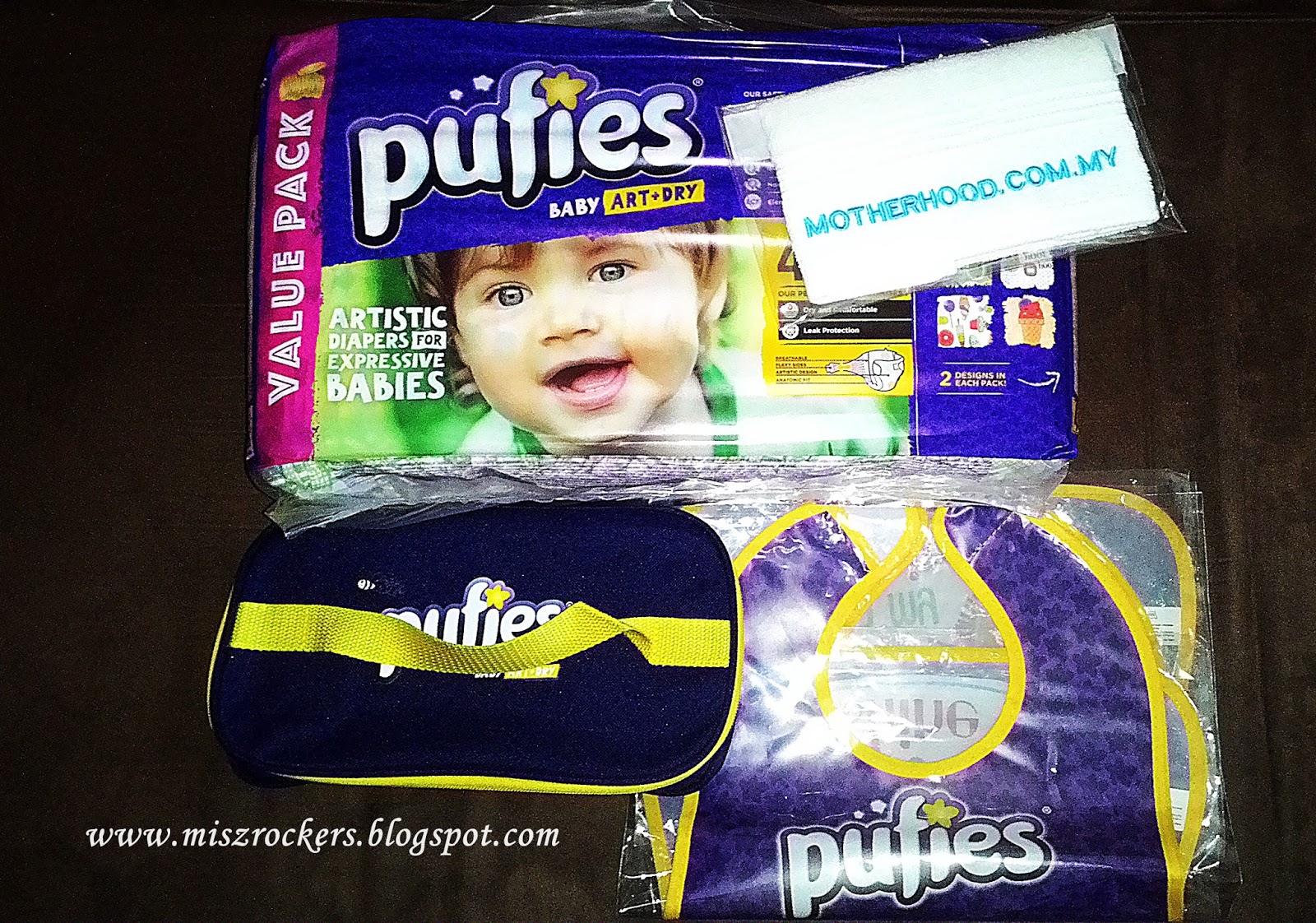 PAMPERS PUFIES BABY ART + DRY