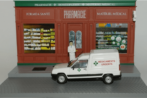 les plus beaux véhicules utilitaires, renault 5 rxpress 1:43 le pharmacien