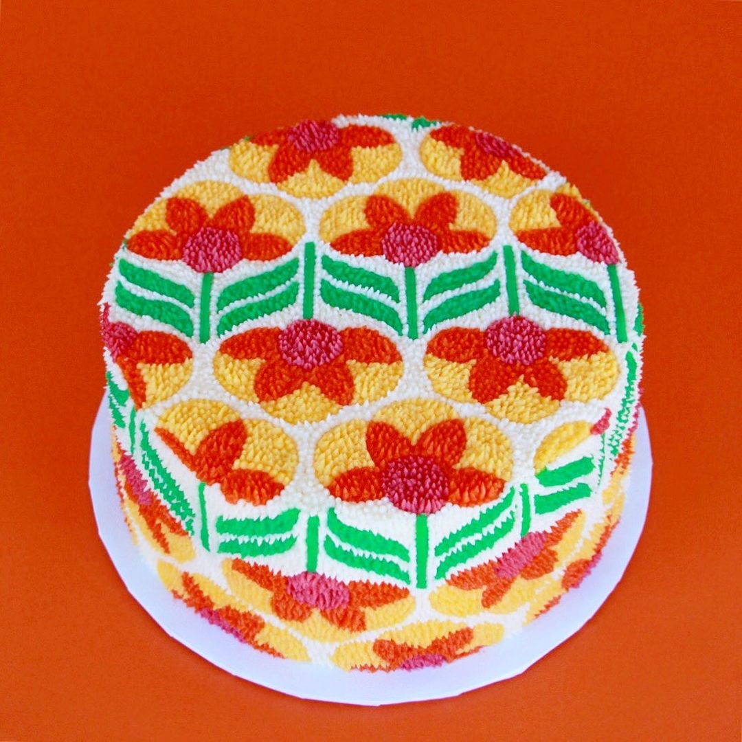 Cake designs inspired by home floor rug designs. | MÉLÒDÝ JACÒB