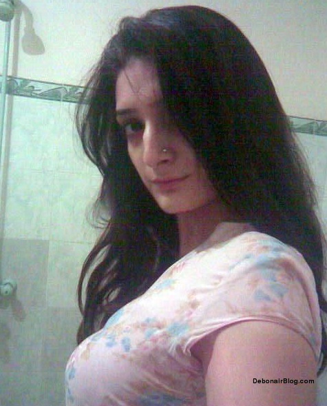 bollywoodstarinfo: Pakistani aunty boobs and cleavages