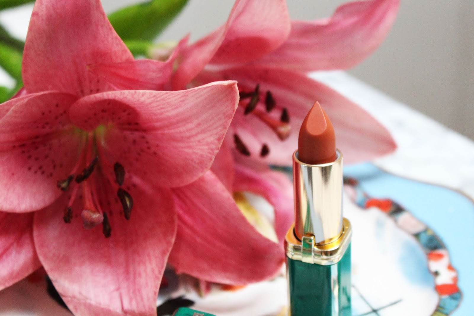 CocoBlue: L'Oréal Paris Lipstick in 469 Fever