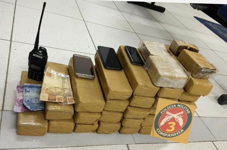 Taxista é preso por transportar 30 kg de drogas em Araci