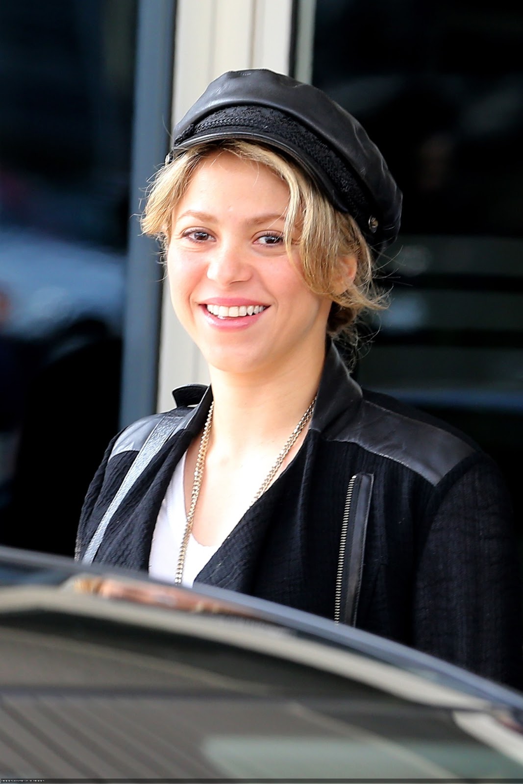 Shakira La Quiero A Morir: Shakira llegando al Hotel de Paris - Hoy 27