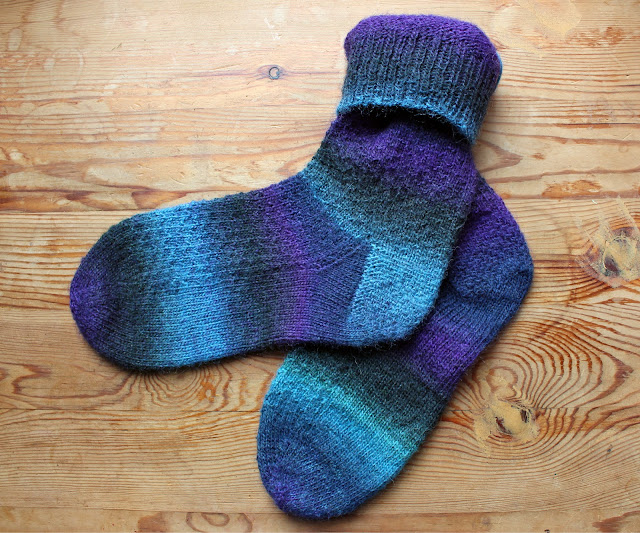 The Butterfly Balcony: Knit It - Star Trek Socks Knitting Pattern