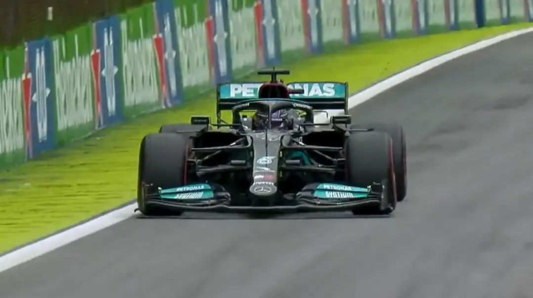 Lewis Hamilton con la Mercedes