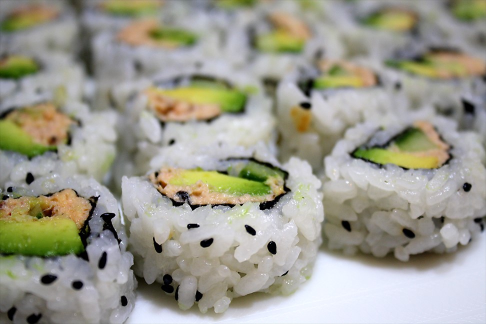 Cooking Gluten Free with Bea Salmon (can) Sushi Rolls