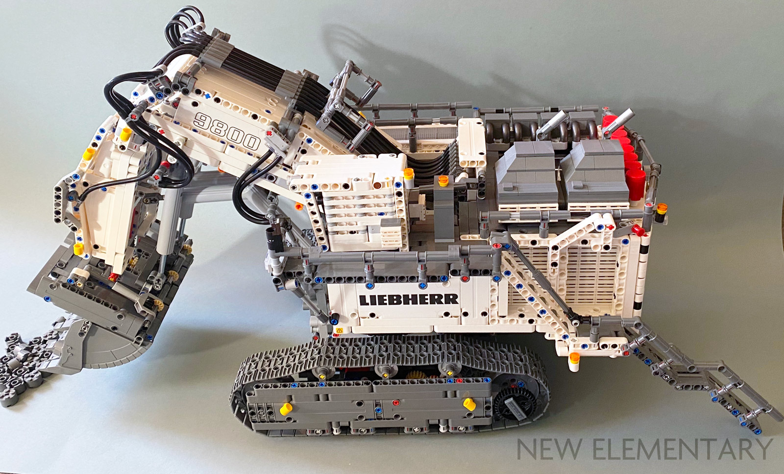 LEGO® Technic review: 42100 Liebherr R 9800 | New Elementary: LEGO