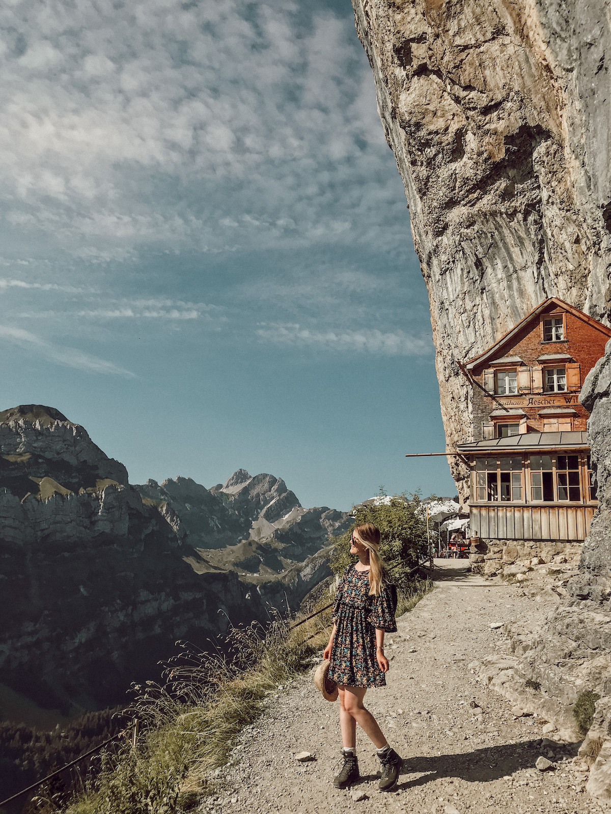 Alpstein Appenzeller Land schönste Wanderung Schweiz Höhenbergweg Äscher Wildkirchli Schäfler Grat Mesmer Seealpsee Aescher
