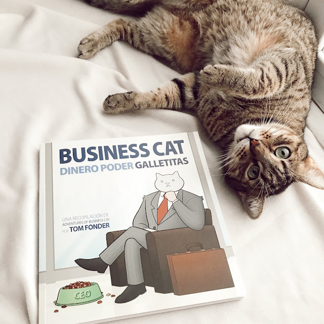 Reseña literaria: Bussiness Cat. Dinero, poder, galletitas