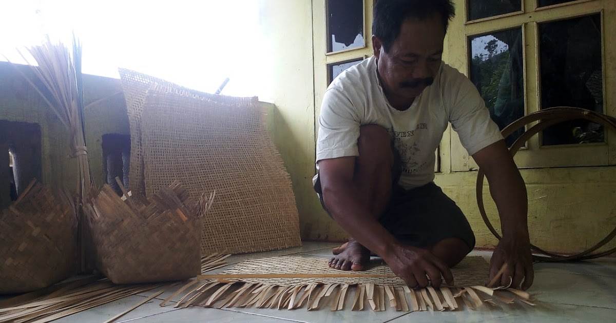  Kerajinan  Anyaman  Bambu  Ekonomi Kreatif Potensial Di  Desa 