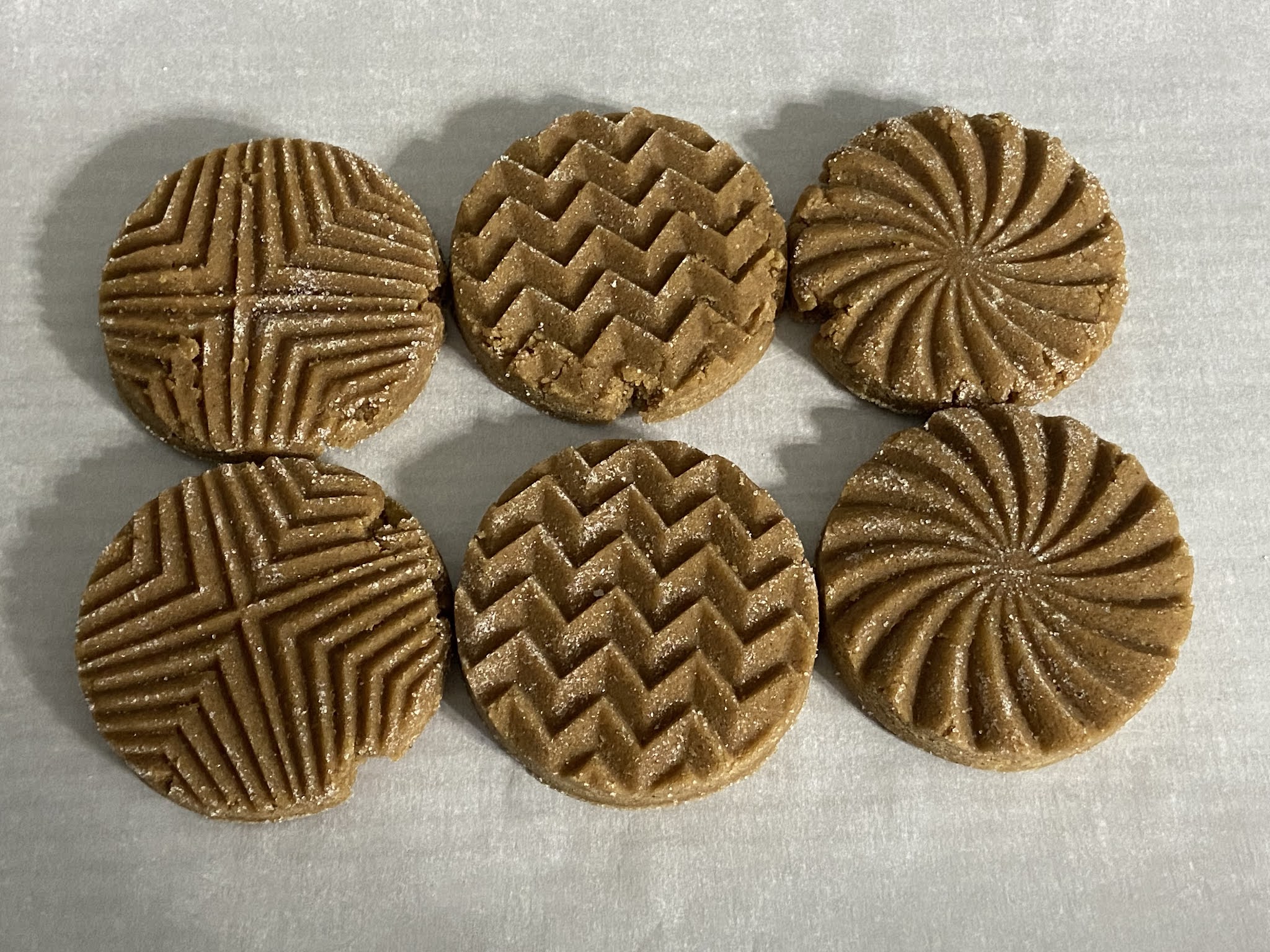 Set of 3 Nordic Ware GEO Cookie Stamps 
