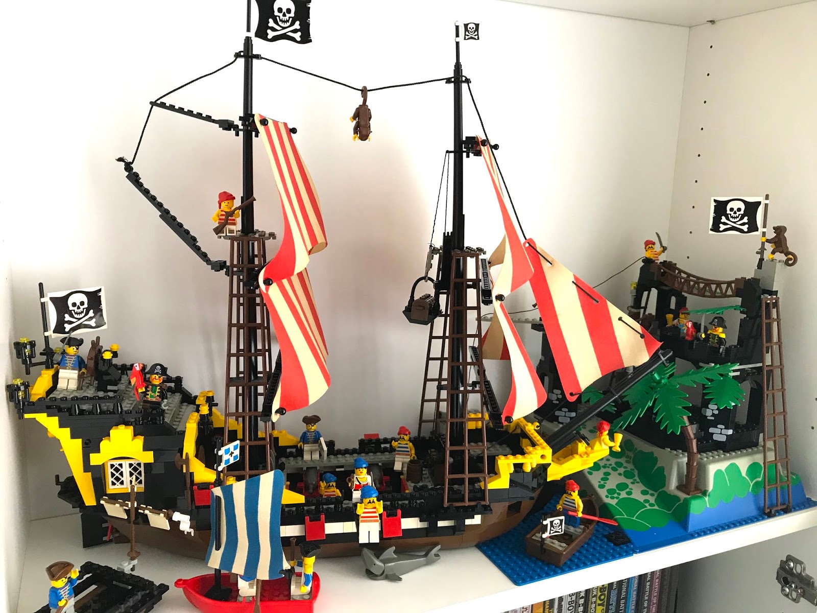 Kinsta presents... LEGO Storage Billy Bookcase/Oxberg Combo Display