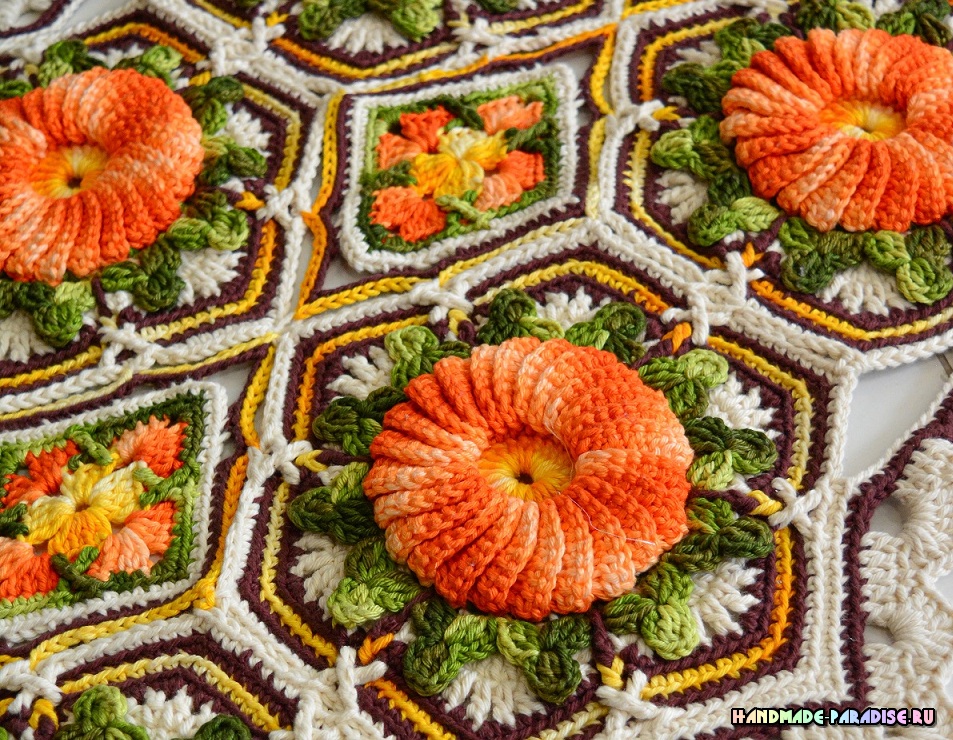«Оранжевая цветочная плитка» - коврик крючком (2)