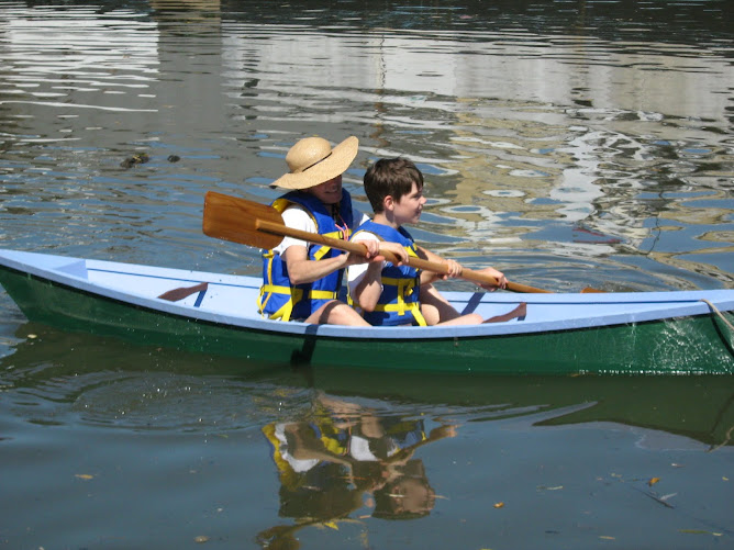 Debbie and Nicolas canoeing