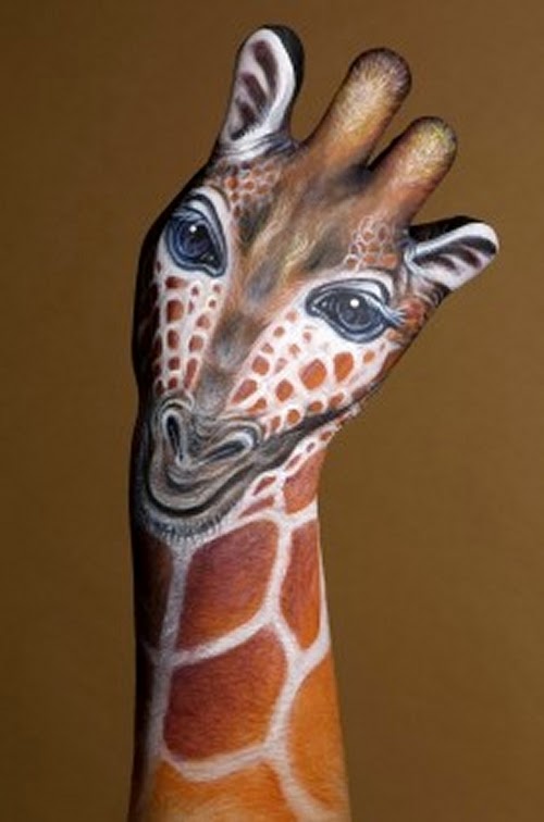 13-Giraffe-Guido-Daniele-Artist-Hand-Painting-Italian