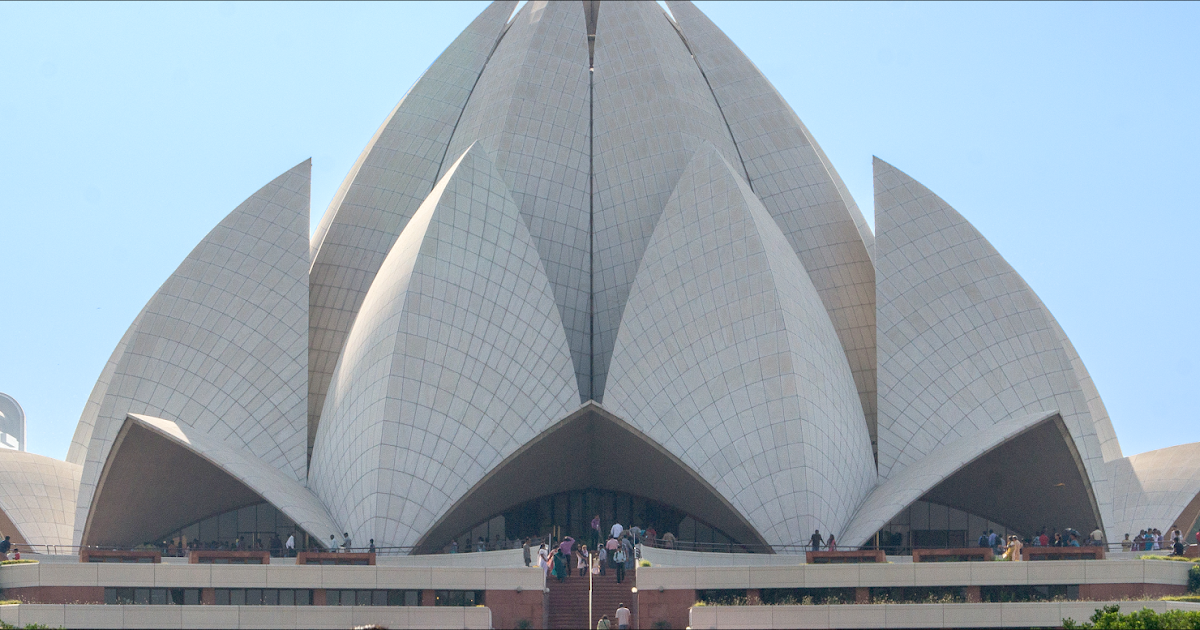 10 lines on lotus temple picture