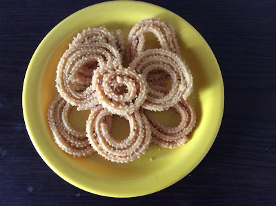 CRISPY RICE CHAKLI