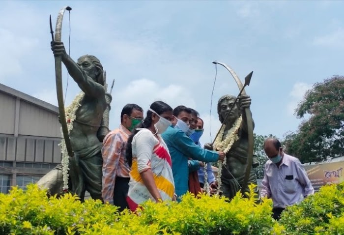 আদিবাসীদের উৎসব হুল উৎসবেই আমন্ত্রণ পেলেন না আদিবাসীরা, বিজ্ঞাপনে নাম নেই সভাধিপতির