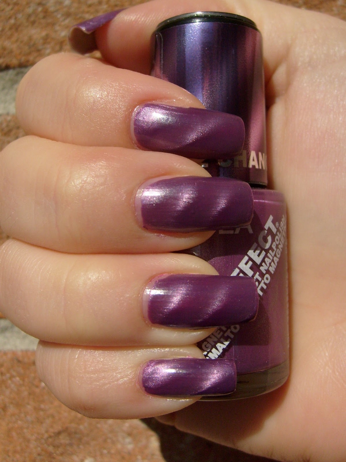 pee-before-polish-layla-magnetic-polish-changing-lilac