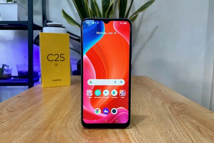 realme C25S Initial Impressions on Display