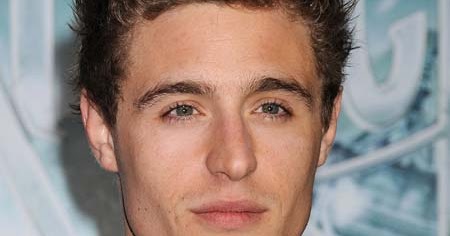 Casperfan: Max Irons naked bum in Condor S01E01