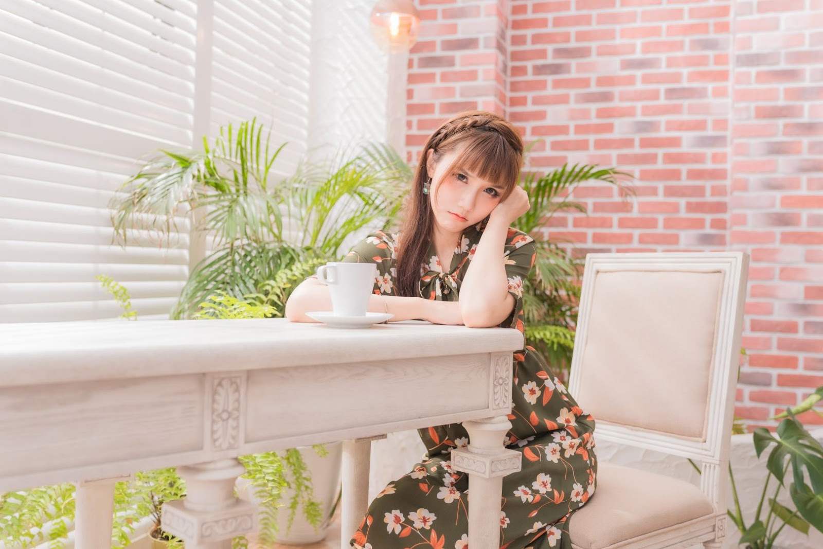 Qiao Qiao Er - 喬喬兒 - 2019.08.11 - Coffe Time Waiting For Someone - TruePic.net