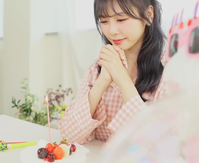 팬사랑 지극한 여돌이 생일날 한 일 | 인스티즈