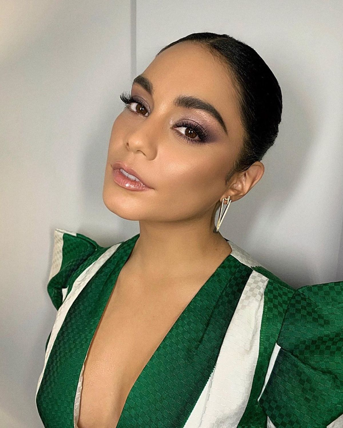 Vanessa Hudgens Instagram Snaps 17 Nov 2019