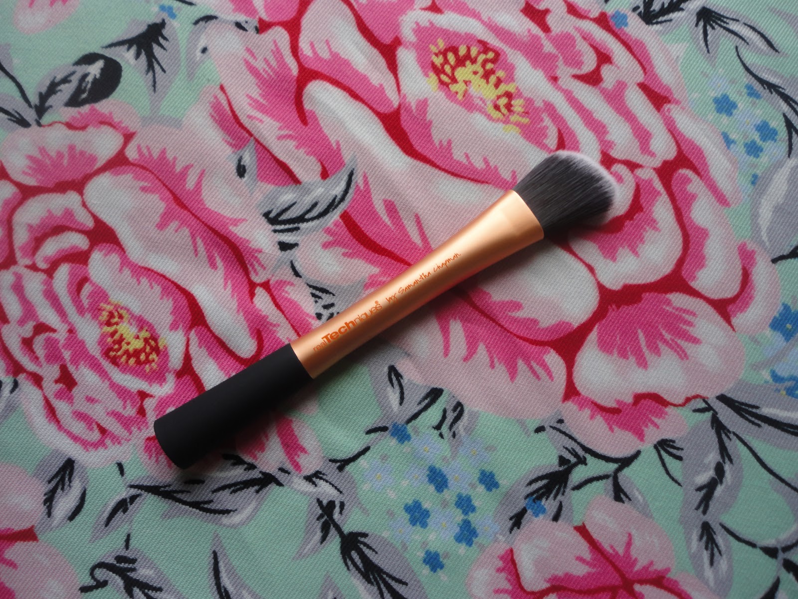 Real Techniques Foundation Brush Review Lost In Lipstick A Beauty