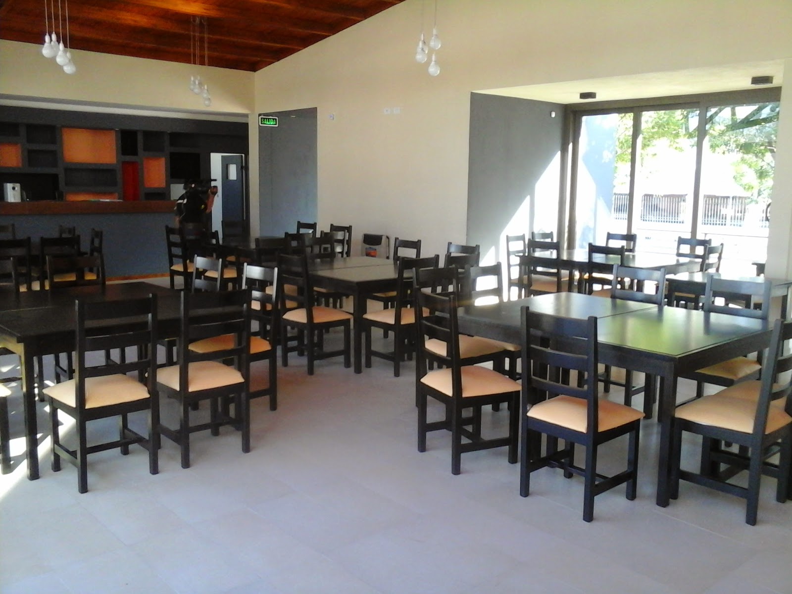 Radio Comunicar 90.7 La Parrilla del Festival tuvo su primera cena