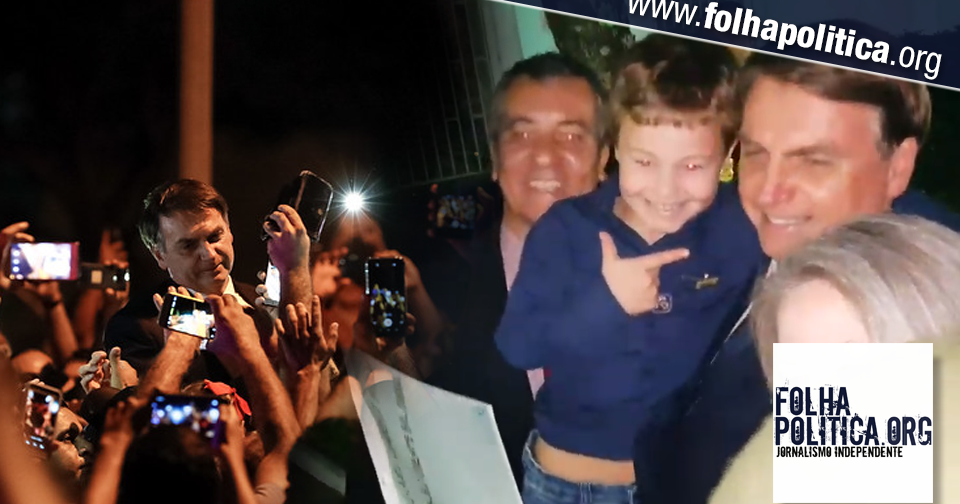 Bolsonaro recebe homenagem de criança de sete anos que fez um álbum do ‘mito’