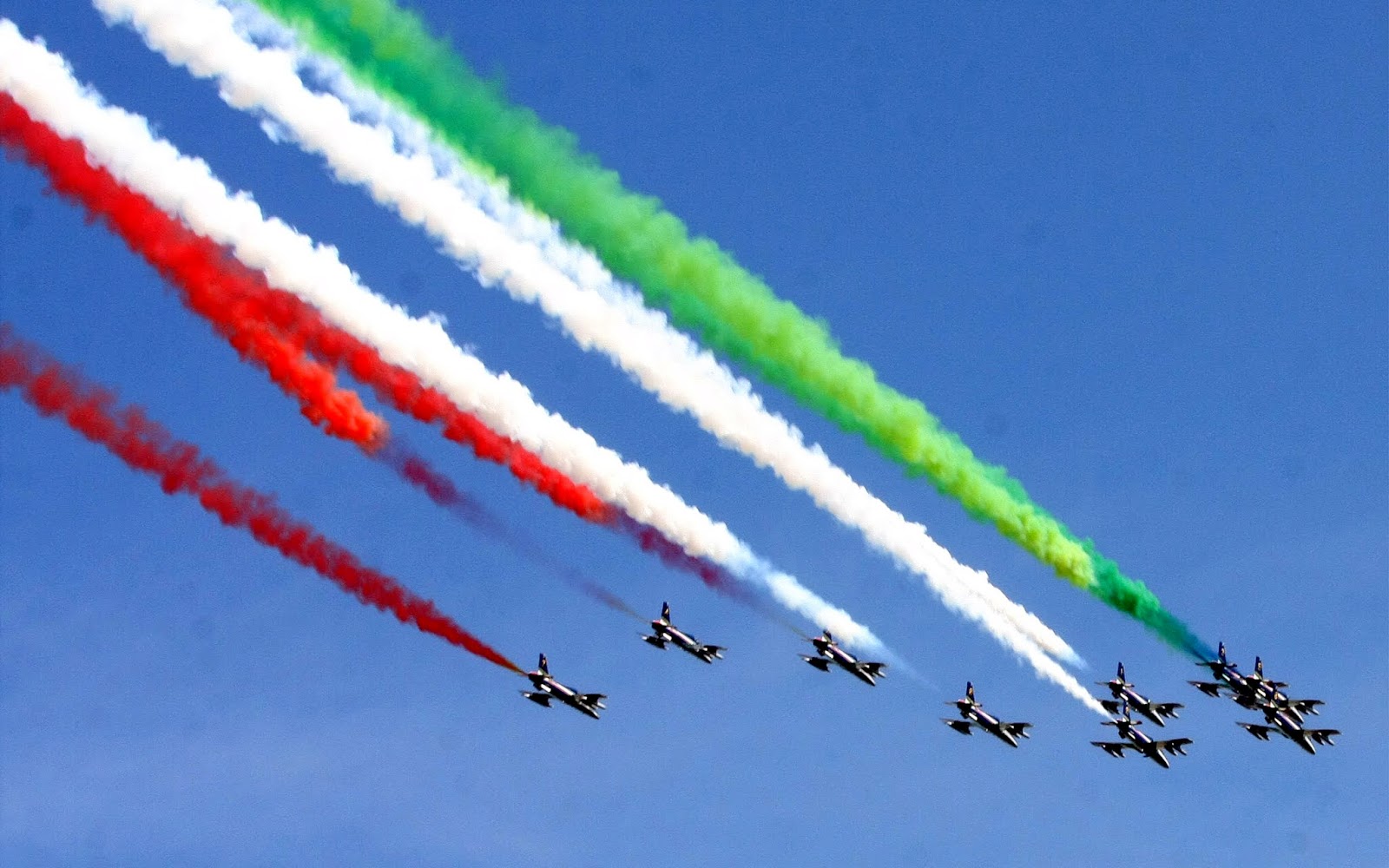 2 giugno le Frecce tricolori su Bari