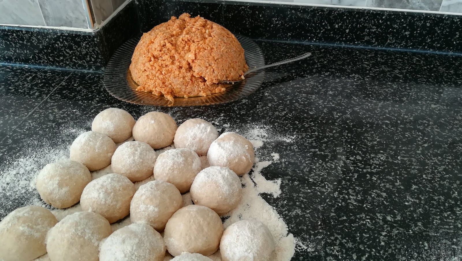 Tarhana Böreği (Tarhanalı Börek)