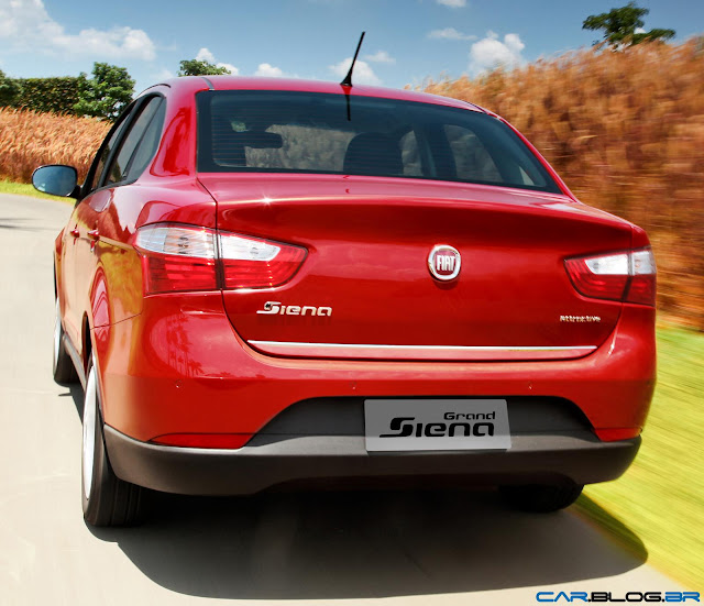 Fiat-Grand-Siena-Attractive-2013-traseira.jpg