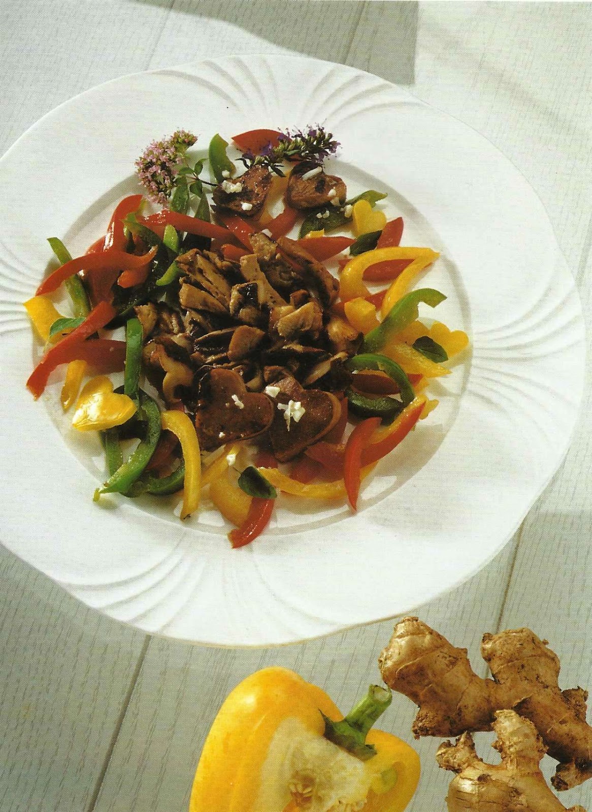 Vegetarisch kochen mit Gemüse PEPERONATA MIT SEITAN UND SHIITAKE
