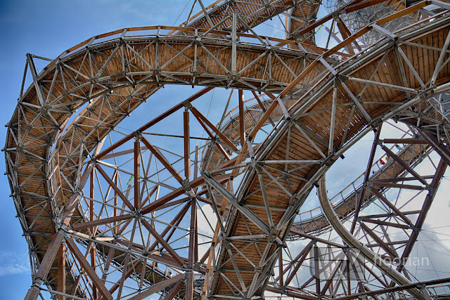 Sky Walk i atrakcje turystyczne Czech. Na szczyt góry jest wyciąg krzesełkowy