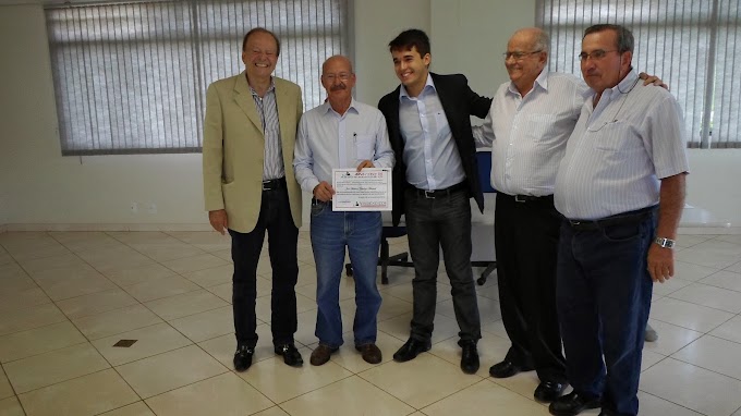 CARAVANA DA ASSOSÍNDICOS visita condomínio e entrega prêmio “Mérito ASSOSÍNDICOS 2013” no condomínio Solar de Brasília