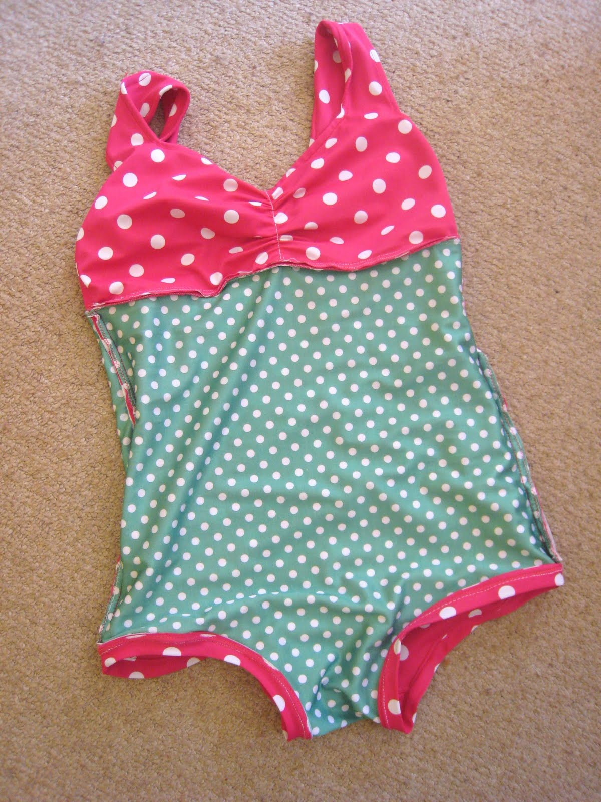 Kitschy Coo: Pin up bathing suit v2.0: The girls go it alone