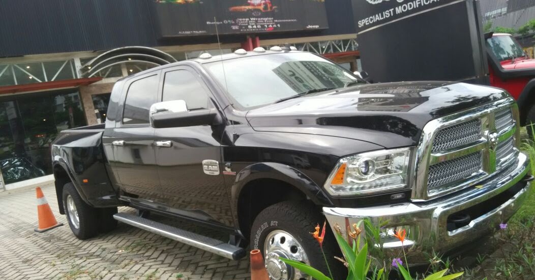 Dodge Ram 3500 серый матовый