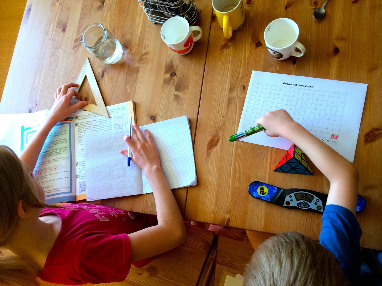 вся семья на английском. школа семейного образования. в школу всей семьей. домашнее образование. между работой учебой и семьёй.