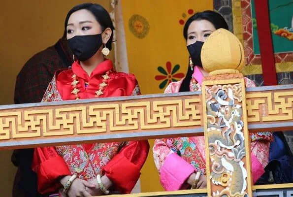 King Jigme Khesar Namgyel, Queen Jetsun Pema and their two children Crown Prince Jigme Namgyel and Prince Ugyen Wangchuck