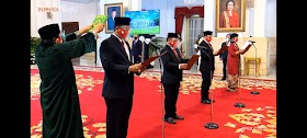 Jokowi Lantik Orang Dekat Luhut Jadi Bos LPS