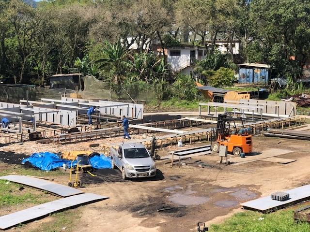 Construção de flutuantes da Travessia Cananéia - Continente acontece em Guarujá