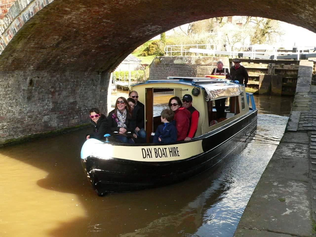 √ Anglo Welsh Day Boat Hire