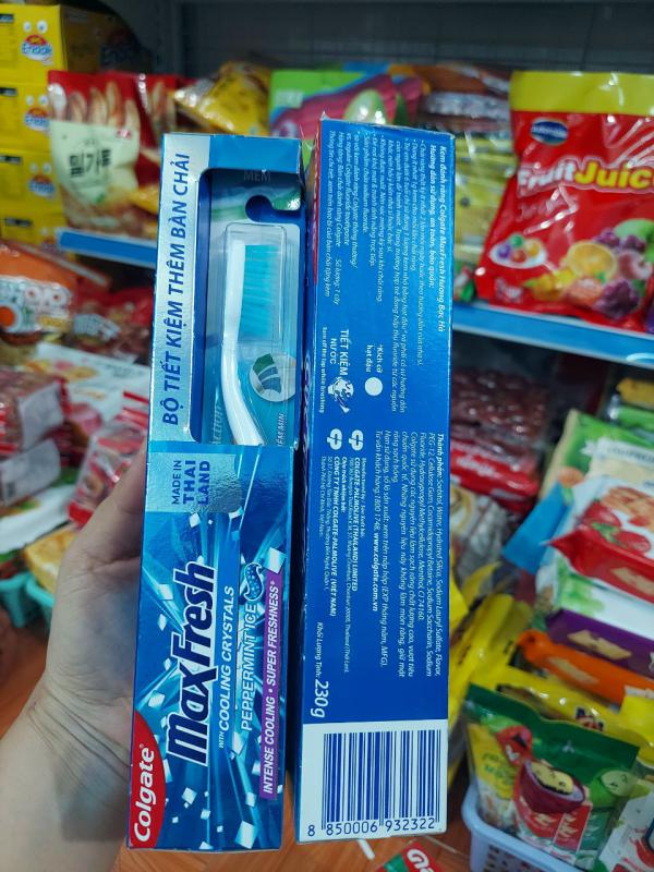 Kem đánh răng Colgate Maxfresh Thái Lan 230g – Bạc Hà ( tặng kèm bàn chải)